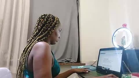 ravenbby online show from May 14, 4:47 pm