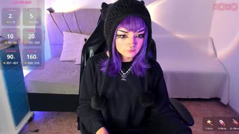 ravencollen online show from November 21, 1:54 pm