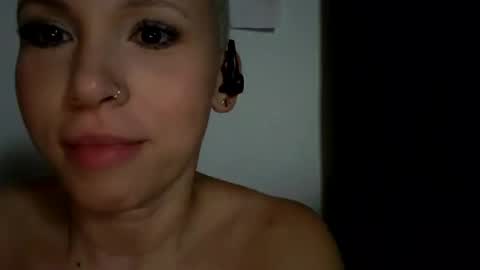 Snapshot of ravenreal chatting on January 12, 5:56 am Raven online show from January 12, 5:56 am