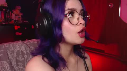 raventh_ online show from October 12, 7:35 pm