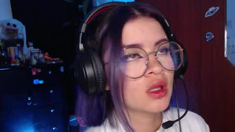 raventh_ online show from January 11, 3:00 am