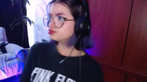 Snapshot of raventh_ chatting on February 12, 12:55 pm raventh_ online show from February 12, 12:55 pm