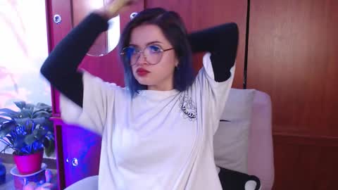 Snapshot of raventh_ chatting on February 13, 1:07 pm raventh_ online show from February 13, 1:07 pm