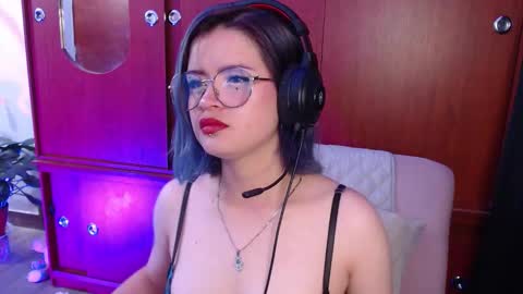 Snapshot of raventh_ chatting on February 16, 12:34 pm raventh_ online show from February 16, 12:34 pm