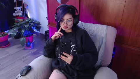 Snapshot of raventh_ chatting on February 25, 12:26 pm raventh_ online show from February 25, 12:26 pm