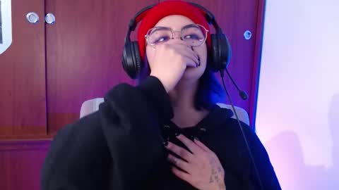 Snapshot of raventh_ chatting on February 26, 2:16 pm raventh_ online show from February 26, 2:16 pm