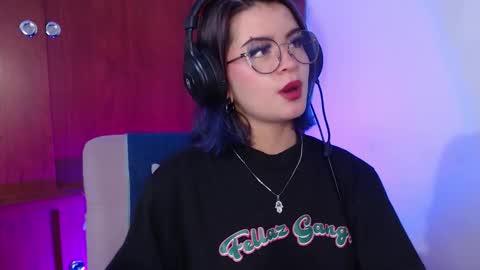 Snapshot of raventh_ chatting on March 11, 12:55 pm raventh_ online show from March 11, 12:55 pm