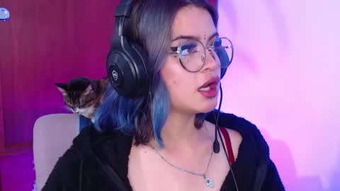 Snapshot of raventh_ chatting on March 15, 11:38 am raventh_ online show from March 15, 11:38 am