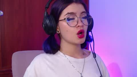 Snapshot of raventh_ chatting on March 25, 11:49 am raventh_ online show from March 25, 11:49 am