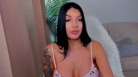 Snapshot of ravewithme9 chatting on March 10, 10:15 am Eva online show from March 10, 10:15 am