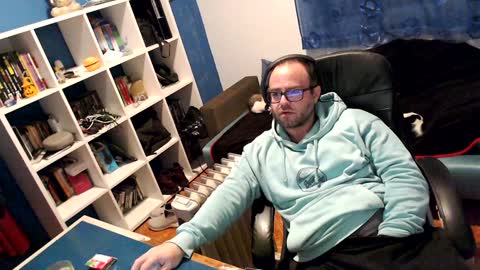 ravingr3d3 online show from January 21, 10:19 pm