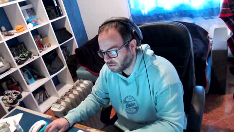 ravingr3d3 online show from February 4, 9:07 am