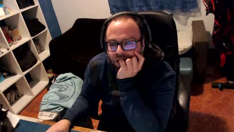 ravingr3d3 online show from February 5, 10:01 pm