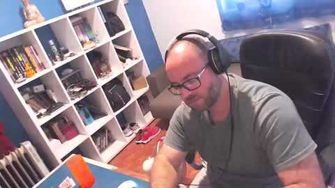 Snapshot of ravingr3d3 chatting on September 20, 3:46 pm ravingr3d3 online show from September 20, 3:46 pm