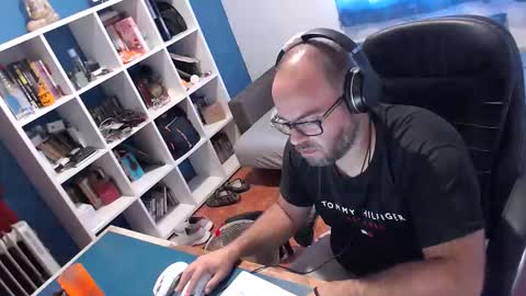 Snapshot of ravingr3d3 chatting on September 23, 9:01 am ravingr3d3 online show from September 23, 9:01 am