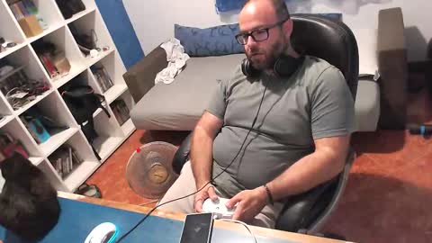 Snapshot of ravingr3d3 chatting on October 1, 8:48 pm ravingr3d3 online show from October 1, 8:48 pm