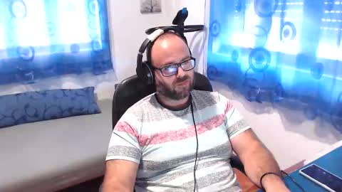 Snapshot of ravingr3d3 chatting on October 2, 8:54 am ravingr3d3 online show from October 2, 8:54 am