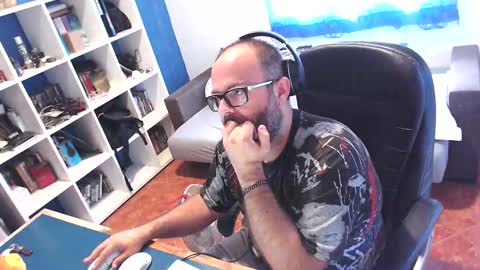 Snapshot of ravingr3d3 chatting on October 3, 11:07 am ravingr3d3 online show from October 3, 11:07 am