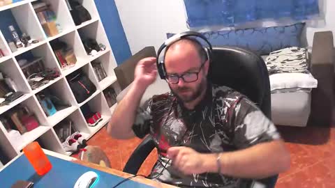 Snapshot of ravingr3d3 chatting on October 5, 9:24 pm ravingr3d3 online show from October 5, 9:24 pm