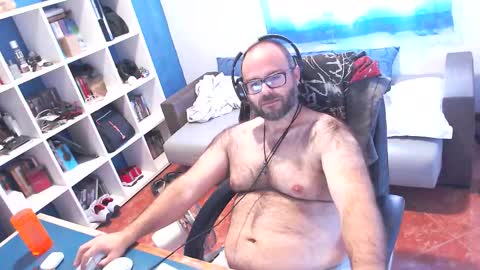 Snapshot of ravingr3d3 chatting on October 6, 9:29 am ravingr3d3 online show from October 6, 9:29 am