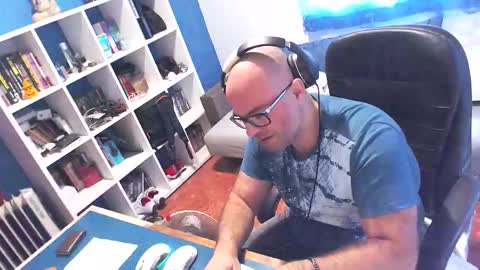 Snapshot of ravingr3d3 chatting on October 8, 10:24 am ravingr3d3 online show from October 8, 10:24 am