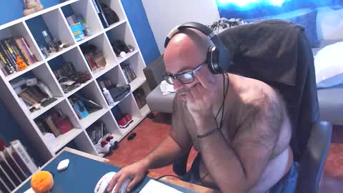 Snapshot of ravingr3d3 chatting on October 9, 11:19 am ravingr3d3 online show from October 9, 11:19 am