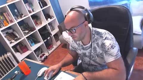 Snapshot of ravingr3d3 chatting on October 10, 8:13 am ravingr3d3 online show from October 10, 8:13 am