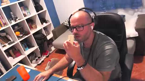 Snapshot of ravingr3d3 chatting on October 12, 7:57 pm ravingr3d3 online show from October 12, 7:57 pm