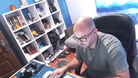 Snapshot of ravingr3d3 chatting on October 13, 8:03 am ravingr3d3 online show from October 13, 8:03 am