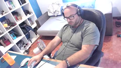 Snapshot of ravingr3d3 chatting on October 14, 11:00 am ravingr3d3 online show from October 14, 11:00 am