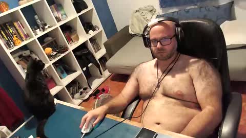 Snapshot of ravingr3d3 chatting on October 14, 11:05 pm ravingr3d3 online show from October 14, 11:05 pm