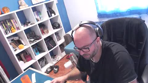 Snapshot of ravingr3d3 chatting on October 20, 9:32 am ravingr3d3 online show from October 20, 9:32 am