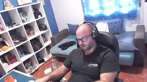 Snapshot of ravingr3d3 chatting on October 21, 9:43 am ravingr3d3 online show from October 21, 9:43 am