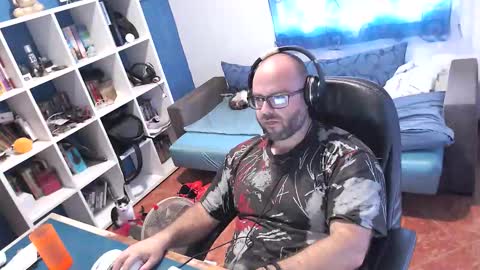 Snapshot of ravingr3d3 chatting on October 22, 10:37 am ravingr3d3 online show from October 22, 10:37 am