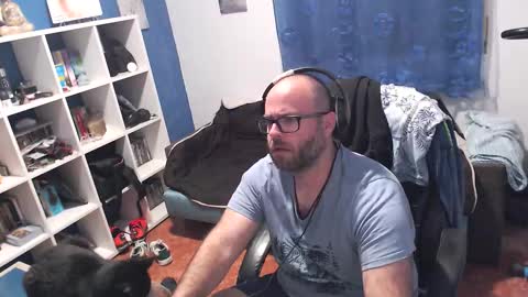 Snapshot of ravingr3d3 chatting on October 28, 11:18 pm ravingr3d3 online show from October 28, 11:18 pm