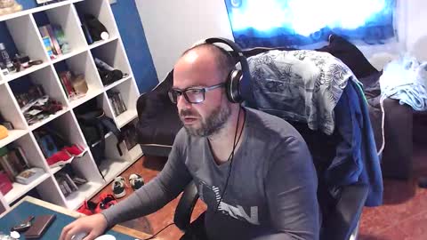 Snapshot of ravingr3d3 chatting on October 29, 11:23 am ravingr3d3 online show from October 29, 11:23 am