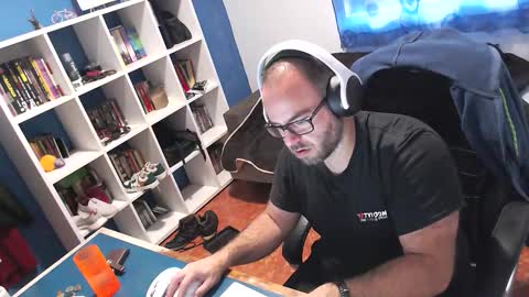 Snapshot of ravingr3d3 chatting on November 14, 9:19 am ravingr3d3 online show from November 14, 9:19 am