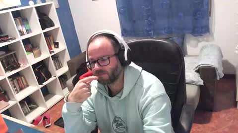 Snapshot of ravingr3d3 chatting on December 3, 10:30 pm ravingr3d3 online show from December 3, 10:30 pm