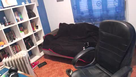 Snapshot of ravingr3d3 chatting on December 5, 11:08 am ravingr3d3 online show from December 5, 11:08 am