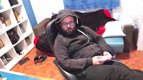 Snapshot of ravingr3d3 chatting on December 14, 10:47 pm ravingr3d3 online show from December 14, 10:47 pm