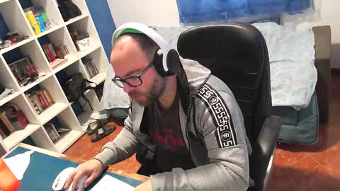 ravingr3d3 online show from January 12, 9:14 am