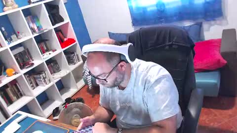 ravingr3d3 online show from June 8, 1:11 pm