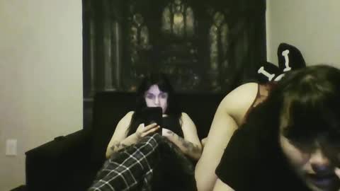 Ravyn and Nyx online show from September 17, 2:35 am