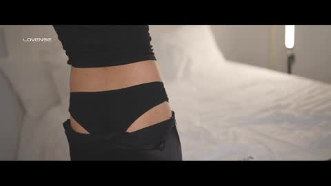 Rayvens online show from March 30, 9:27 pm