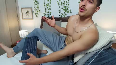 Ray online show from November 28, 1:52 am