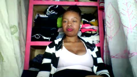 Snapshot of rayana_69 chatting on May 15, 11:34 pm rayana_69 online show from May 15, 11:34 pm