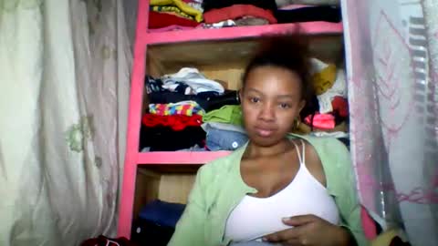 Snapshot of rayana_69 chatting on June 11, 4:05 pm rayana_69 online show from June 11, 4:05 pm