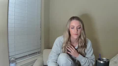 Snapshot of raybabexx chatting on September 20, 2:45 am RayBabe online show from September 20, 2:45 am