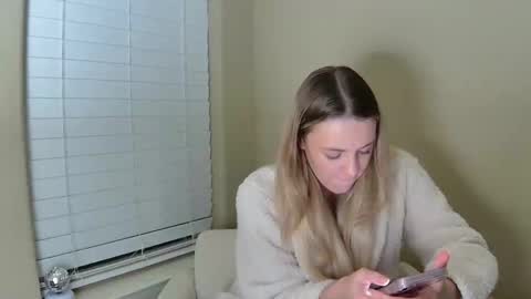 Snapshot of raybabexx chatting on December 17, 3:12 am RayBabe online show from December 17, 3:12 am