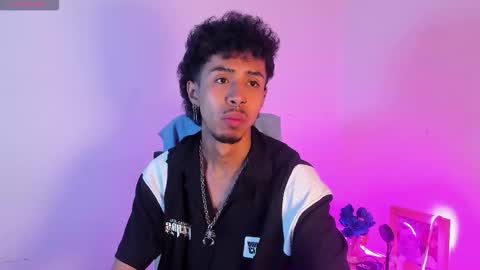 Snapshot of raydevil_ chatting on February 17, 6:43 am Rayn online show from February 17, 6:43 am